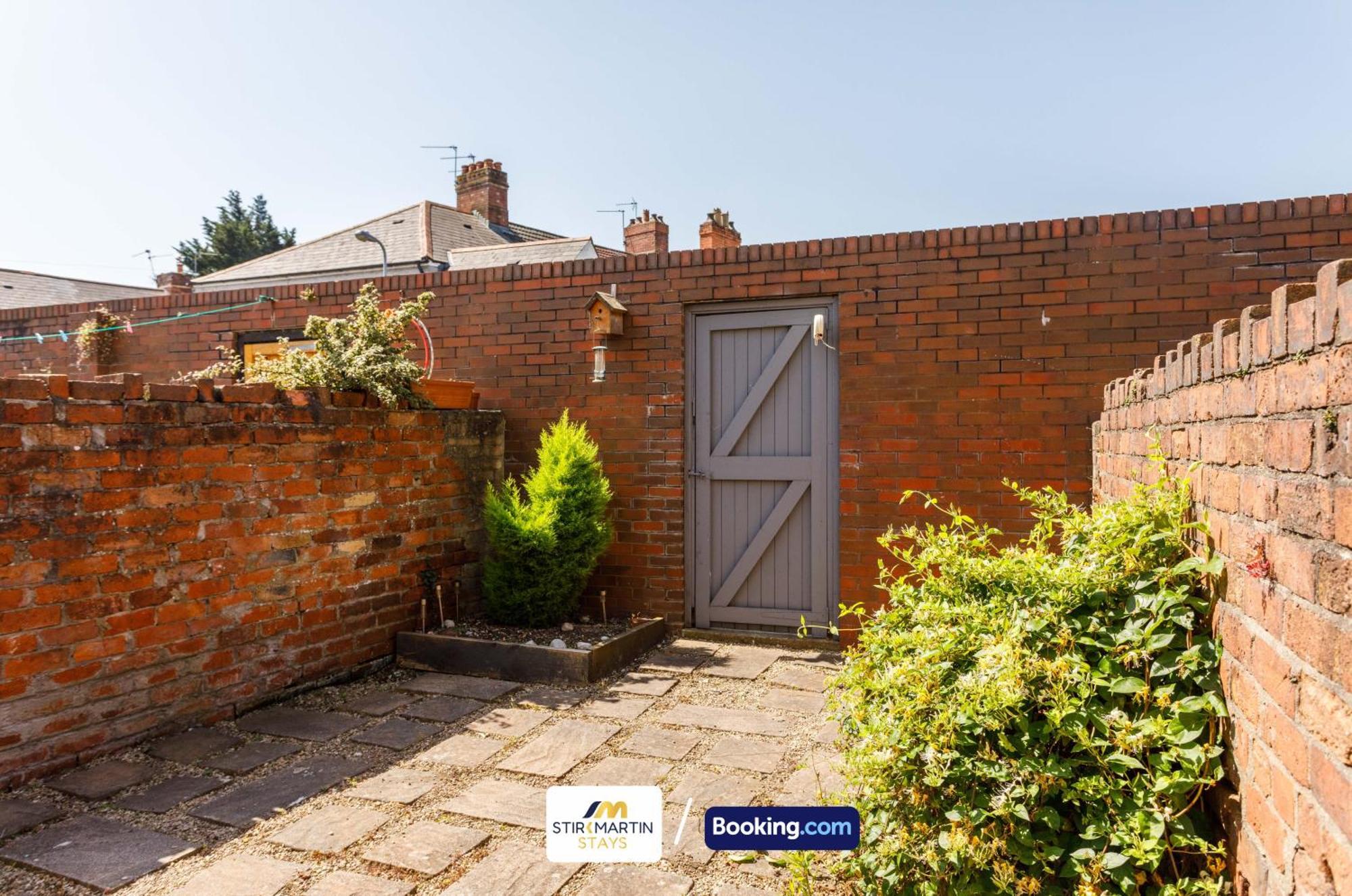 Comfy 3Bed House By Stirkmartin Stays Short Lets & Serviced Accommodation Cardiff With Free Parking & 8Mins To City Centre Eksteriør billede