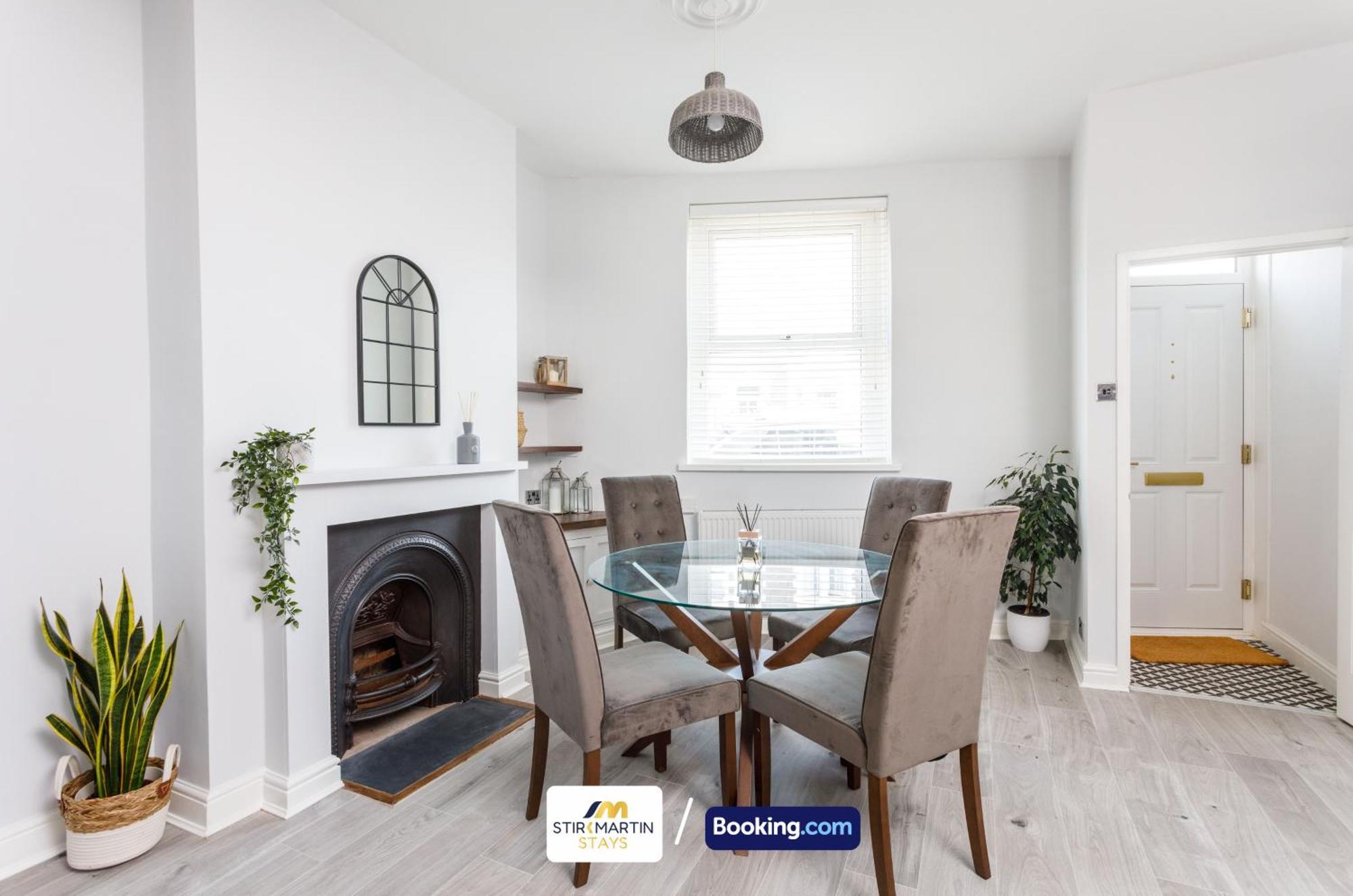 Comfy 3Bed House By Stirkmartin Stays Short Lets & Serviced Accommodation Cardiff With Free Parking & 8Mins To City Centre Eksteriør billede