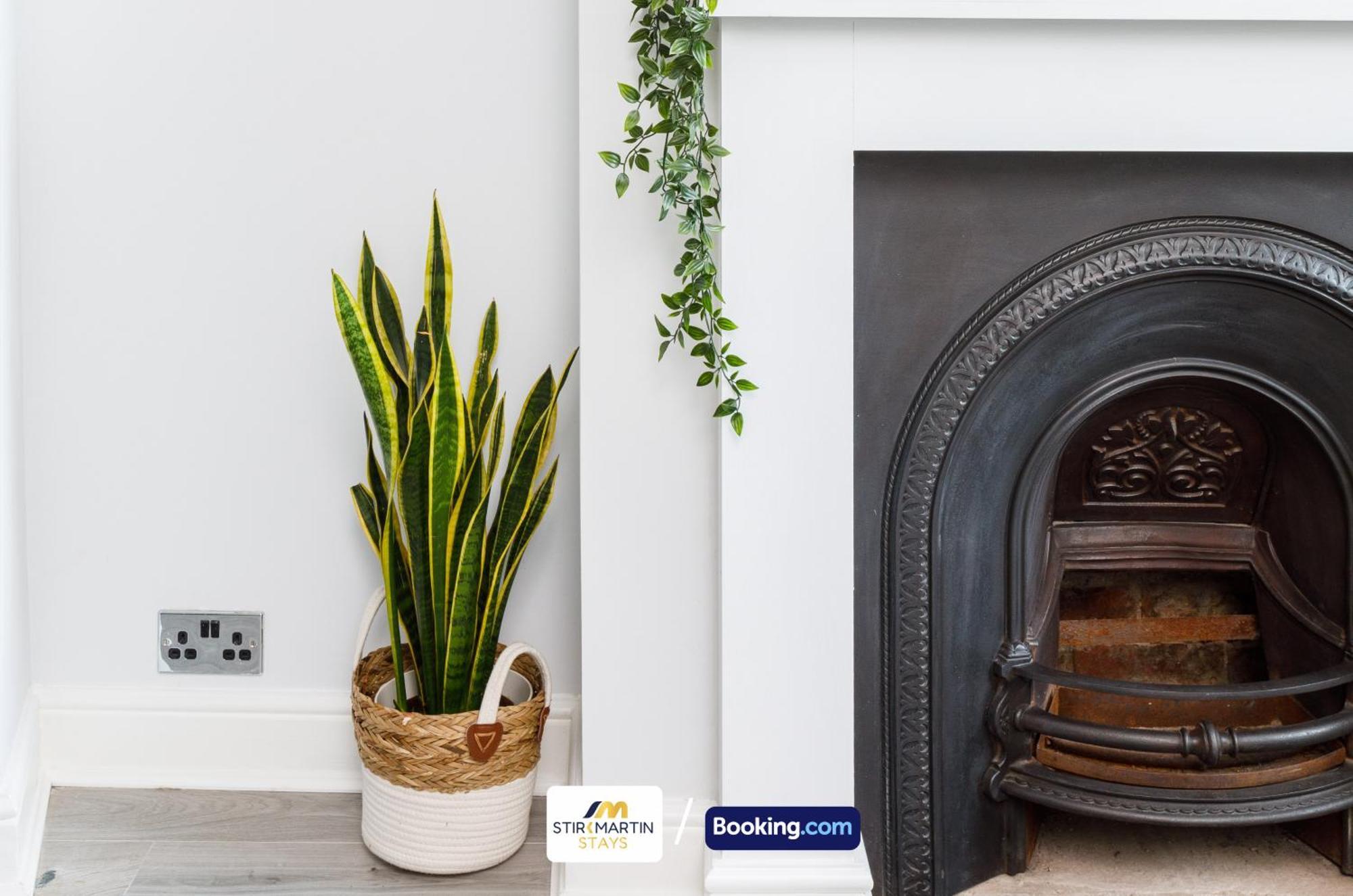 Comfy 3Bed House By Stirkmartin Stays Short Lets & Serviced Accommodation Cardiff With Free Parking & 8Mins To City Centre Eksteriør billede