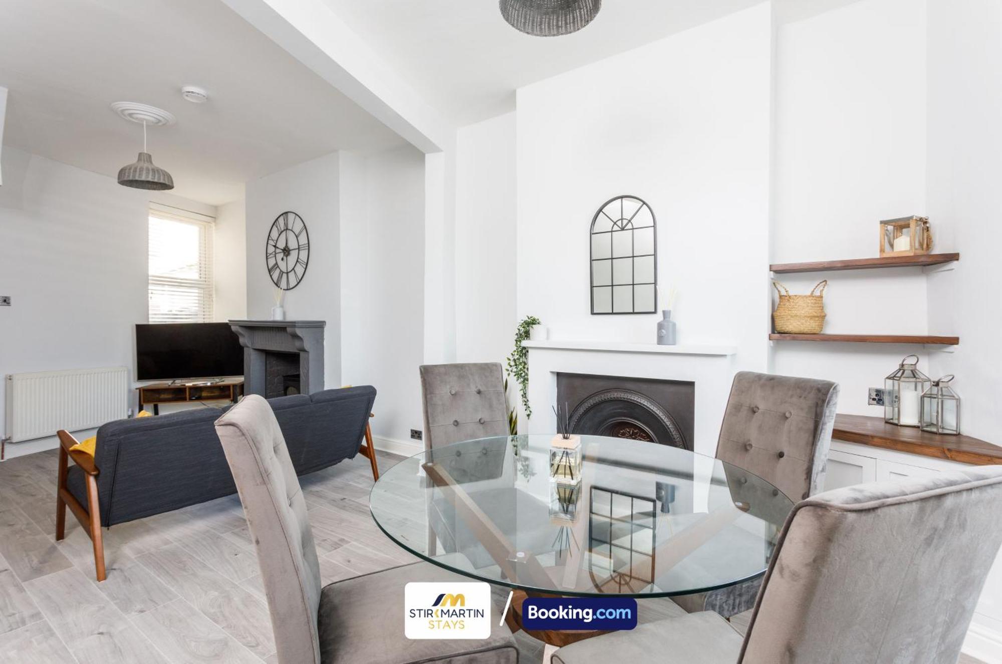 Comfy 3Bed House By Stirkmartin Stays Short Lets & Serviced Accommodation Cardiff With Free Parking & 8Mins To City Centre Eksteriør billede