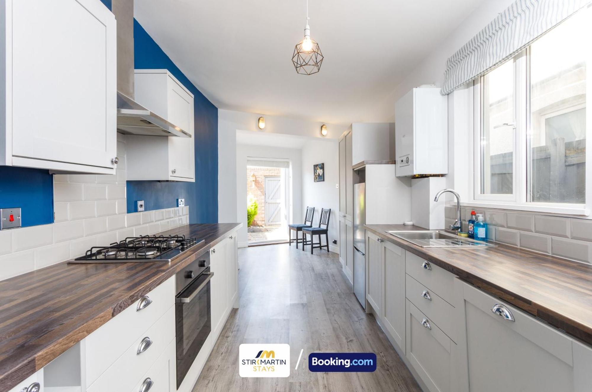 Comfy 3Bed House By Stirkmartin Stays Short Lets & Serviced Accommodation Cardiff With Free Parking & 8Mins To City Centre Eksteriør billede